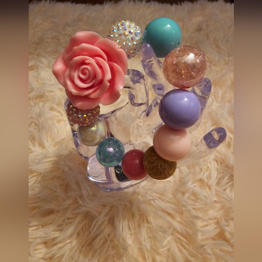 Bubblegum pink peonie stretch bracelet! - Picture 4 of 9